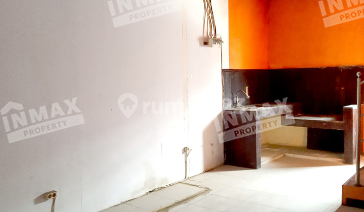 For Rent: 3-Story Shophouse for Business in Dinoyo Area 2