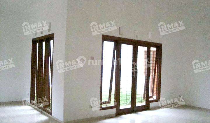 Disewakan Murah Rumah Terawat Posisi Hook di Villa Puncak Tidar 2