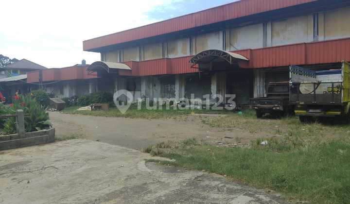 Ready-to-Use Warehouse by the Road with Toll Access in Kebayoran Baru, South Jakarta Ready-to-Use Warehouse by the Road with Toll Access in Kebayoran Baru, South Jakarta