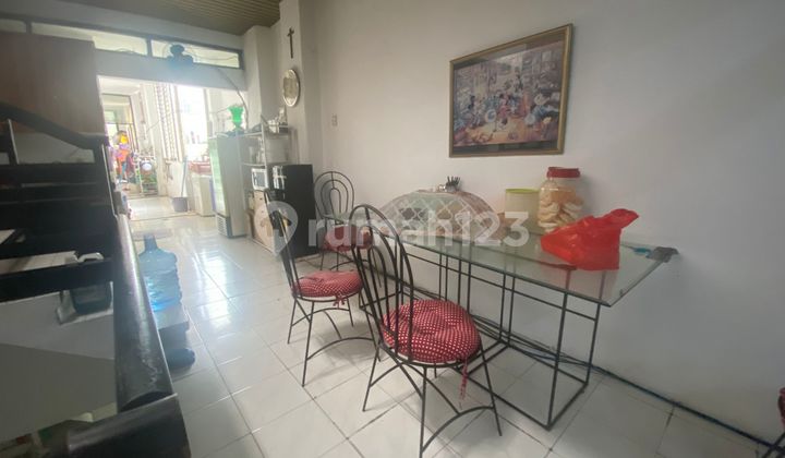 Rumah / Perkantoran 3 Lantai di Tengah Kota Strategis di Area Cideng Jakarta Pusat Rumah / Perkantoran 3 Lantai di Tengah Kota Strategis di Area Cideng Jakarta Pusat