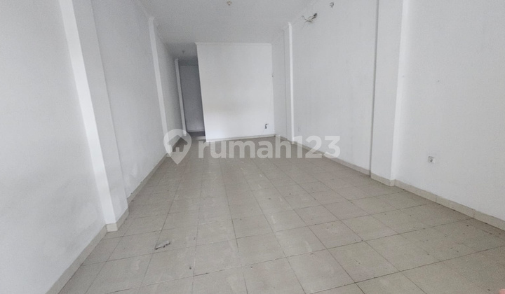 Brand New 4-Story Shophouse by the Roadside in Jelambar Grogol Area, West Jakarta