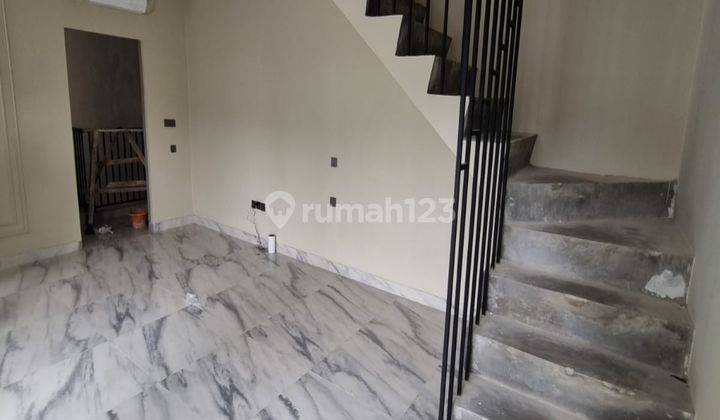 Rumah 3 Lantai Bagus Rapi Di Giriloka 3 Bsd Tangerang  2