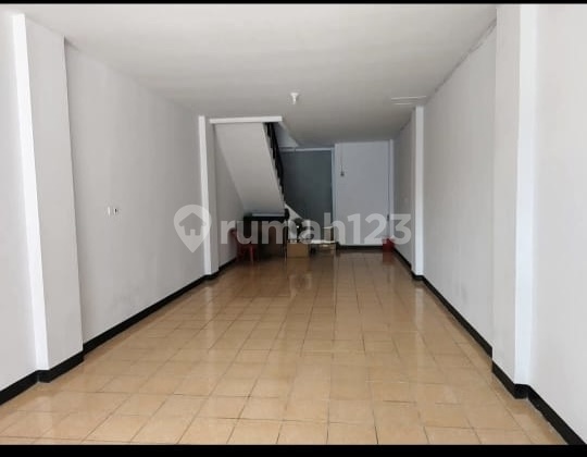 5-Storey Strategic Shop House by the Roadside Near Business Center in Galur Kemayoran, Central Jakarta 5-Storey Strategic Shop House by the Roadside Near Business Center in Galur Kemayoran, Central Jakarta