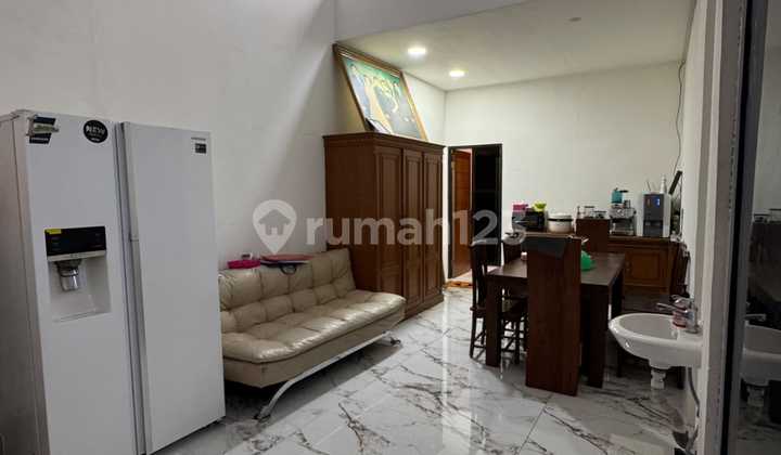 Beautiful Minimalist 2-Story East-Facing Fully Furnished House in Duta Mas, West Jakarta 2
