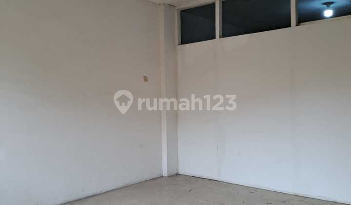 Ready-to-Use 3-Storey Shop House in Kemayoran, Central Jakarta Ready-to-Use 3-Storey Shop House in Kemayoran, Central Jakarta