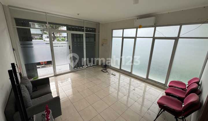 Ruko Hook 4 Lantai Semifurnish Siap Pakai di Kalideres Jakarta Barat