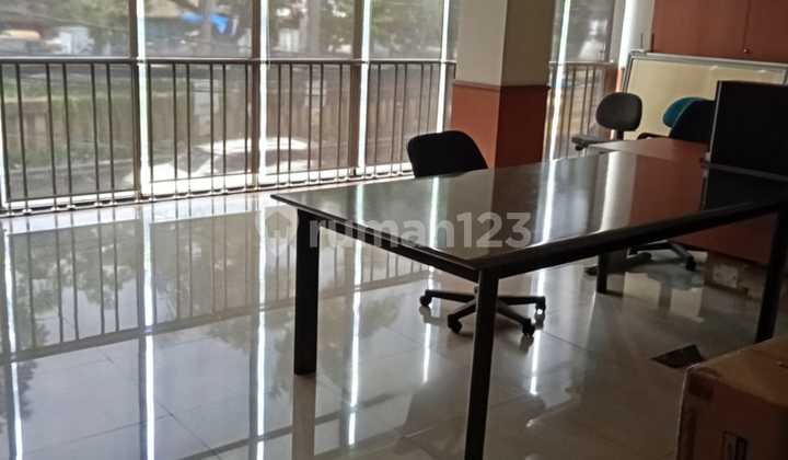 Building Suitable for Office & Bank with Premium Location in Central Jakarta Building Suitable for Office & Bank with Premium Location in Central Jakarta