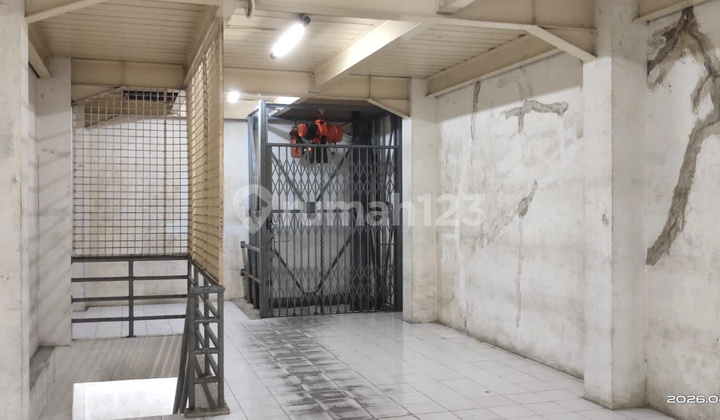 Shop House can be used as Warehouse, Has Cargo Lift, Strategic Location in City Center, in Grogol, West Jakarta 2