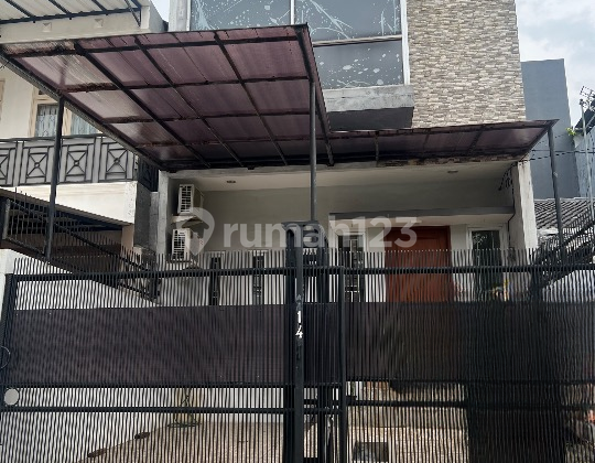 Rumah Modern Minimalis 2,5 Lantai Bagus Harga bisa Nego di Kelapa Gading Jakarta Utara Rumah Modern Minimalis 2,5 Lantai Bagus Harga bisa Nego di Kelapa Gading Jakarta Utara