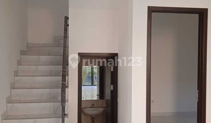 Rumah Modern Minimalis Bebas Banjir Cluster Allura Lavon Swan City Cikupa