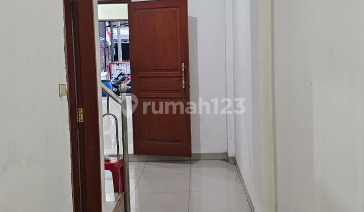 2.5-Story Shop House Ready for Business on the Main Road, Pondok Kopi, East Jakarta 2