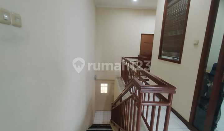 Harga Menarik! Ruko 2 Lantai Cocok untuk Usaha & Kantor Akses Ramai di Kawasan Komersil Jakarta Utara