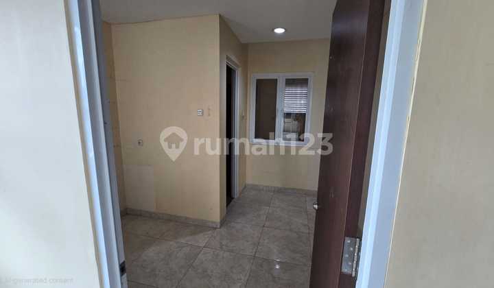 3-Story House Suitable for Cafe/Restaurant, Office, Beauty Clinic in Setiabudi, South Jakarta 2