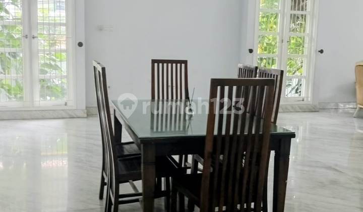 Semi-Furnished Luxury House Facing North in Duren Tiga, South Jakarta 2