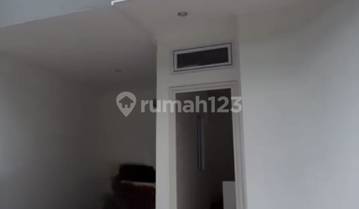 Rumah Brand New Strategis Tengah di Tengah Kota Akses Mudah di Jalan Industri Jakarta Pusat