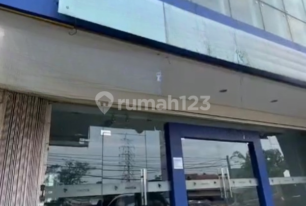 Ex Showroom Mobil Berikut Peralatan Lift Body Repair Oven Dll di Depok