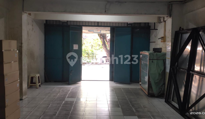 Shop House can be used as Warehouse, Has Cargo Lift, Strategic Location in City Center, in Grogol, West Jakarta 1
