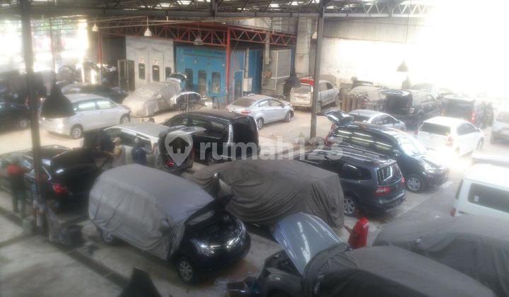 Workshop/ Former 3.5-Story Building Workshop by the Main Road in Cempaka Putih, Central Jakarta Workshop/ Former 3.5-Story Building Workshop by the Main Road in Cempaka Putih, Central Jakarta