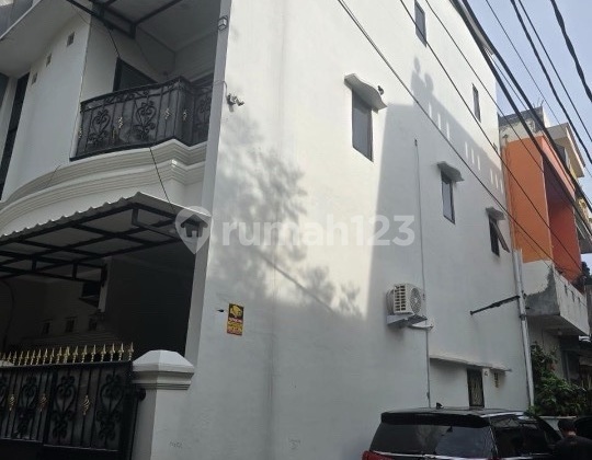 Rumah 3 Lantai Baru Renov Siap Huni Harga Nego di Pademangan Jakarta Utara