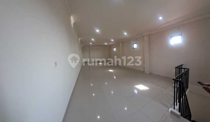 Neatly Renovated New Shop House with Access for Double Axel Truks in Duri Kepa, Kebon Jeruk, West Jakarta 2