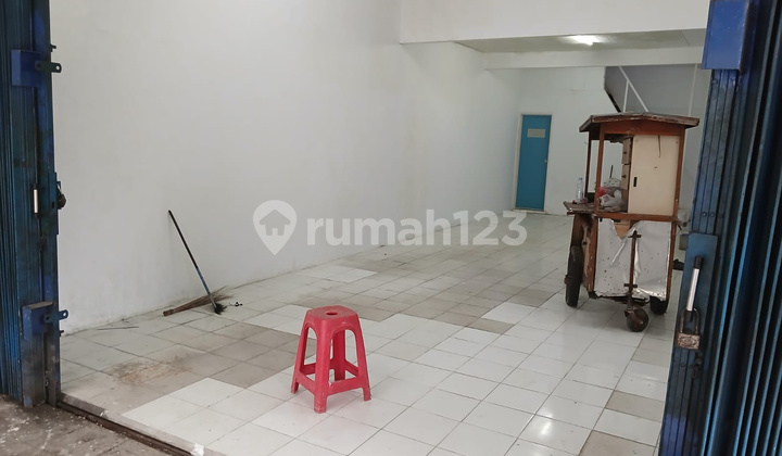 Ready-to-use shop house in Palmerah, West Jakarta 1