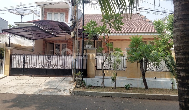 Rumah Pulomas Jakarta Timur Rp 5.5 M Nego 2