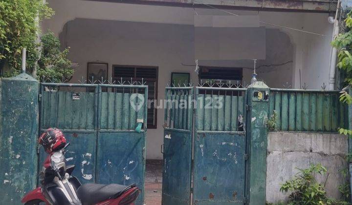 Dijual Rumah Kramat Jakarta Pusat Rp 1.9 M Nego Rumah 2 Lantai SHM Butuh Renovasi 2