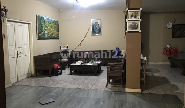 2-Story House in Kalibaru, Central Jakarta IDR 6.9 B Negotiable 2