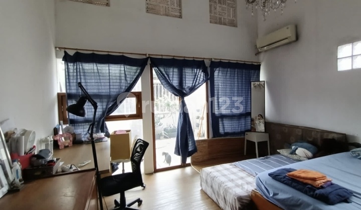 Rumah 2 1/2 Lantai Kalibaru Timur Jakarta Pusat Rp 2.8 M Nego Rumah Butuh Minim Renovasi SHM di Senen 2