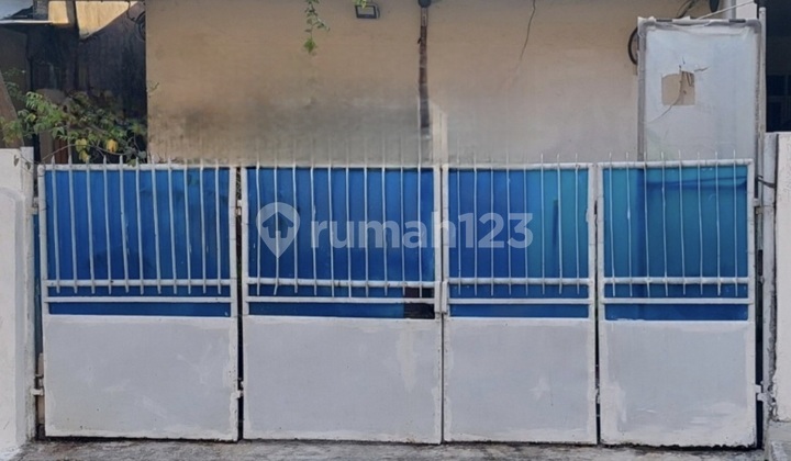 Kartini House Central Jakarta IDR 2.6 B Negotiable House Needs Renovation West SHM 2