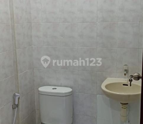 Ready-to-Occupy House on Imam Bonjol Main Road 2