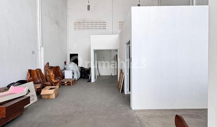 For Sale, Ready-to-Use Bizzpark Warehouse in Daan Mogot For Sale, Ready-to-Use Bizzpark Warehouse in Daan Mogot