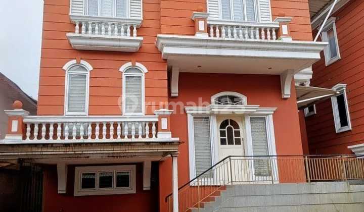 For Sale, Very Strategic House in Tangerang, Gading Serpong