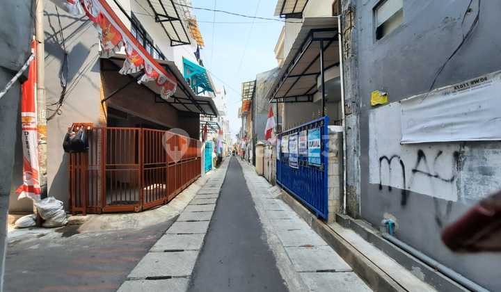 RUMAH 2,5 LANTAI SIAP HUNI TANJUNG DUREN JAKARTA BARAT