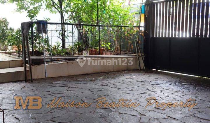 TURUN HARGA RUMAH LUAS BISA DIJADIKAN SEKOLAH DI ANGGREK LOKA BSD 2