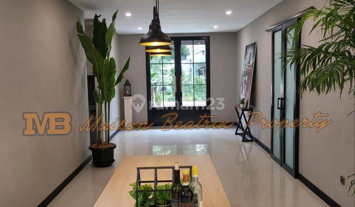 RUMAH FRESH BARU JADI, CANTIK SEMI FURNISHED DI VERSAILLES BSD 2