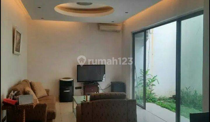 RUMAH THE GREEN BAGUS HADAP SELATAN LUAS 240 METER  2