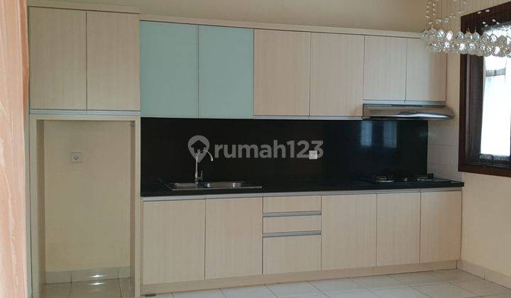 DISEWAKAN RUMAH FORESTA BSD RAPI SEMI FURNISHED  2