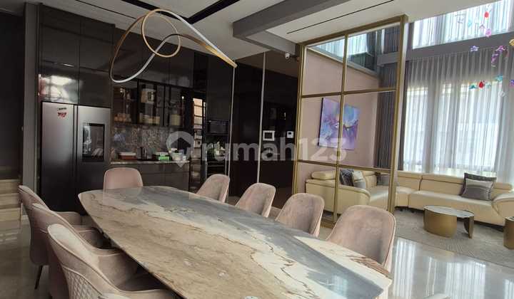 Nava Park House BSD City Exclusive Location With Swimming Pool 2