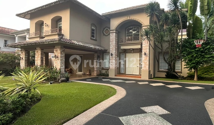 Rumah di Boulevard Lippo Karawaci Bagus Halaman Luas Rumah di Boulevard Lippo Karawaci Bagus Halaman Luas