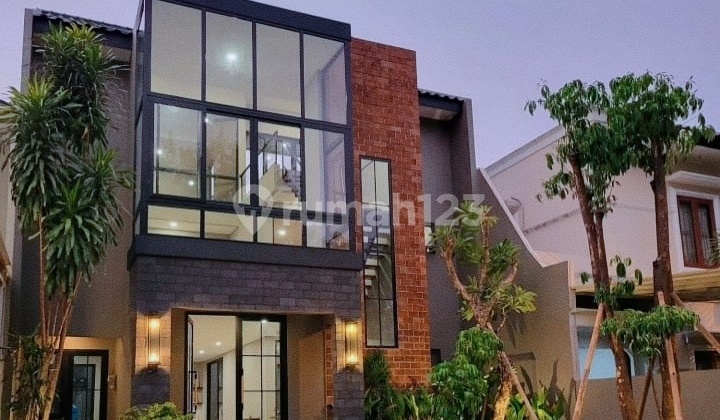 New House in BSD Versailles, Good Location at BSD Center, Eligible for KPR. New House in BSD Versailles, Good Location at BSD Center, Eligible for KPR.