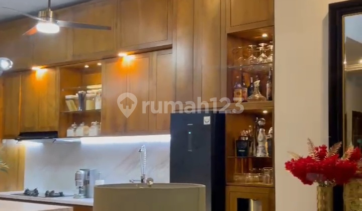 Modern Luxury 2-Story House in the Jakan Merdeka Renon Area, Denpasar Bali - Elegant Design & Fully Furnished Premium 1