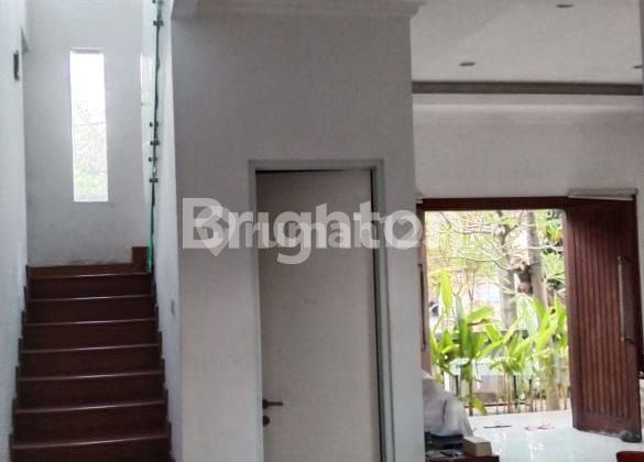 JUAL MURAH HITUNG  TANAH SAJA RUMAH  SEMI VILLA BESAR  DI SUNSET ROAD 2