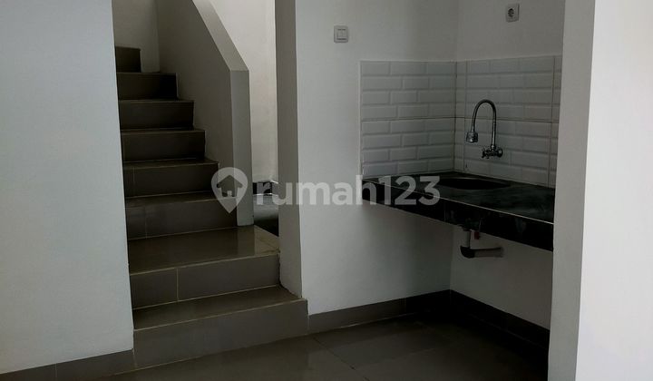 Rumah 2 Lantai Minimalis Dan Modern Di Jakarta Pusat 2