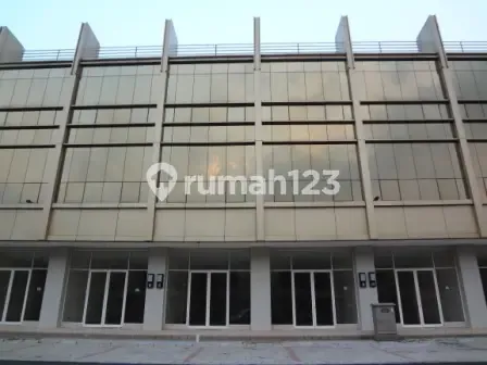 Dijual Ruko Gandeng Hadap Boulevard, Sudah Renovasi Jadi 4 Lantai Full, Cocok Untuk Usaha Anda