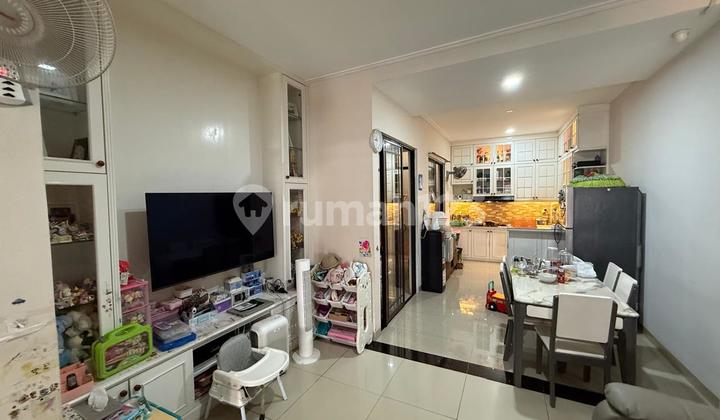 Dijual Rumah 2,5 Lantai Di Green Lake City Cluster Asia 6x18, Semi Furnished 2