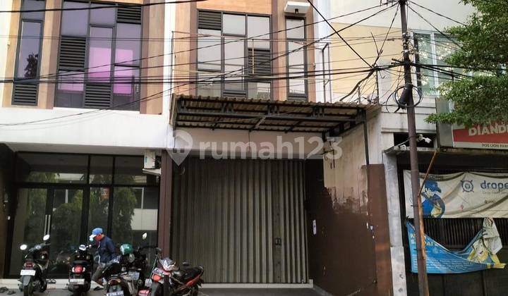 Jual Ruko Strategis 4X14 Pinggir Jalan Raya Taman Aries, Kembangan - 3,5 Lantai, SHM Jual Ruko Strategis 4X14 Pinggir Jalan Raya Taman Aries, Kembangan - 3,5 Lantai, SHM
