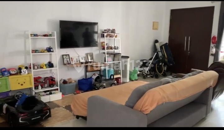 Dijual Rumah 2 Lantai Green Lake City Ukuran Spesial 9x15 Semi Furnished