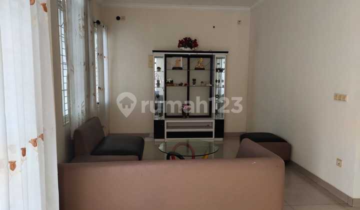 Dijual Rumah Green Lake City Cluster West Europe 8X15, Semi Furnished, Murah Kebangetan!