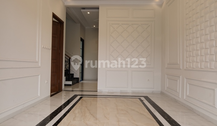 Roadside Town House in Jagakarsa, South Jakarta 2